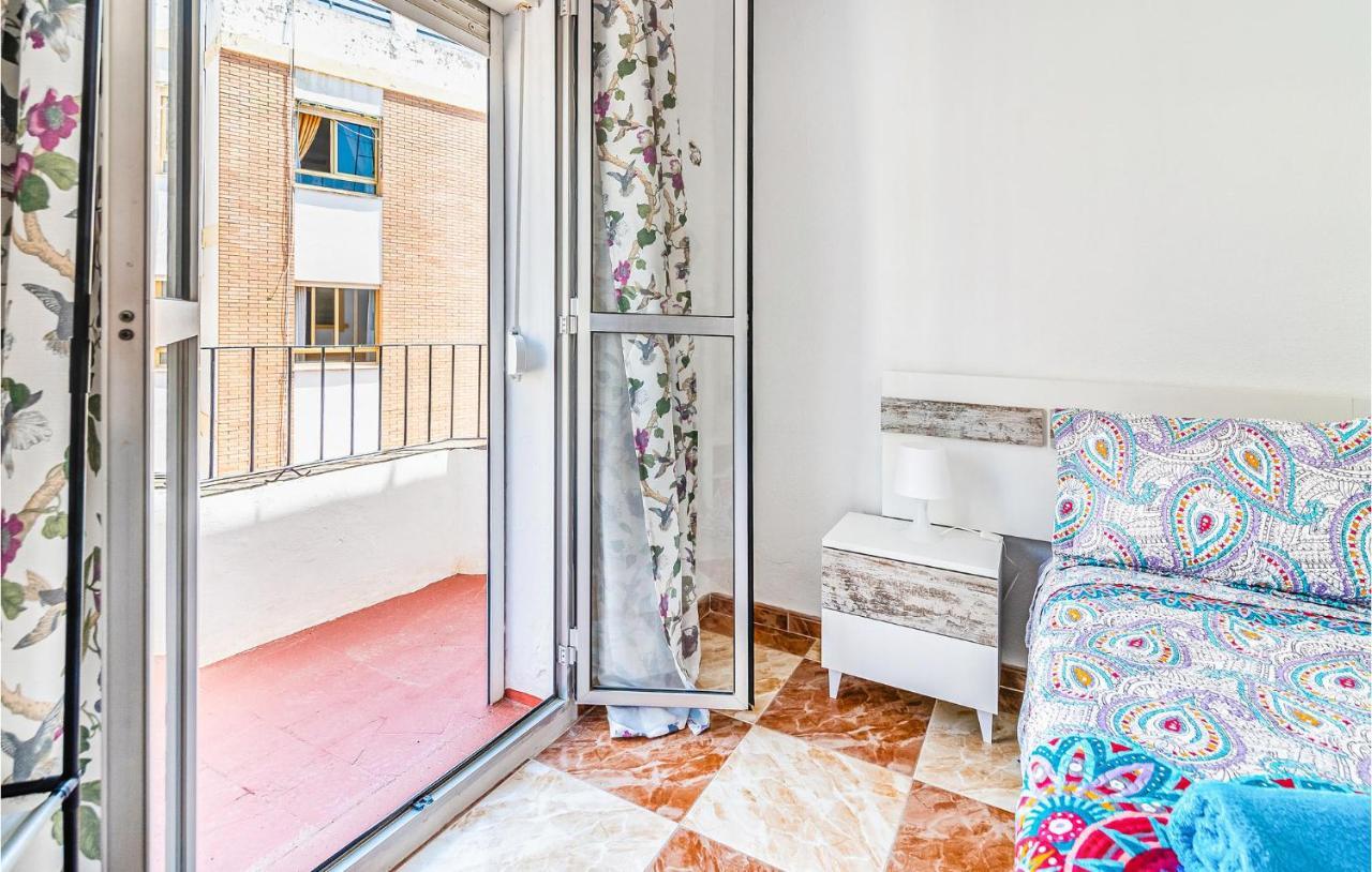 Beautiful Apartment In Cordoba With Kitchenette Exterior photo