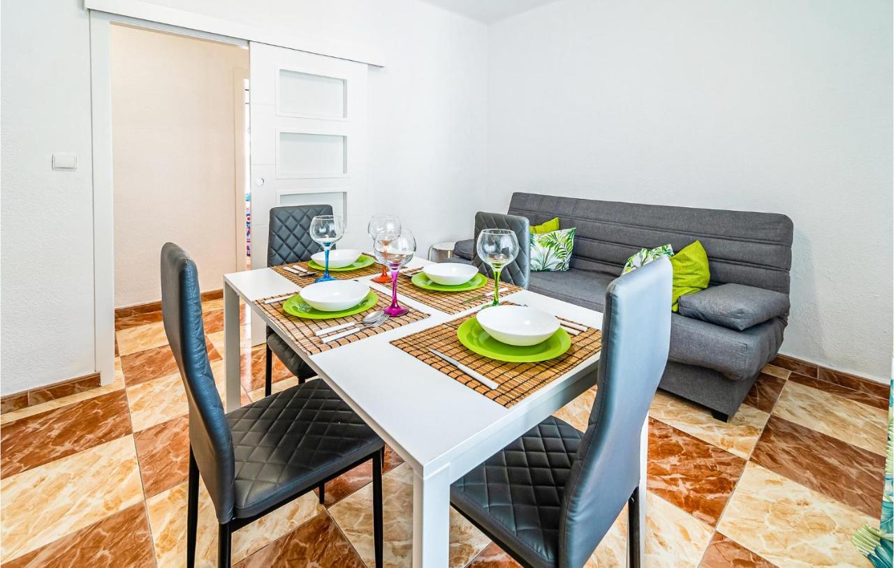 Beautiful Apartment In Cordoba With Kitchenette Exterior photo